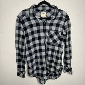 Aritzia TNA Black and Grey Long Sleeve Plaid Flannel